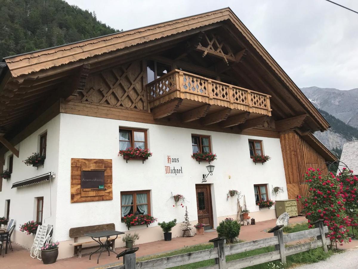 Landhaus Manuela & Haus Michael ลอยทัช ภายนอก รูปภาพ