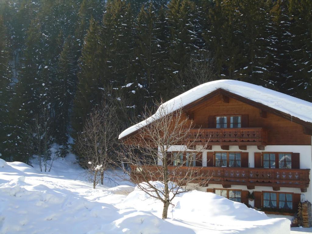 Landhaus Manuela & Haus Michael ลอยทัช ภายนอก รูปภาพ