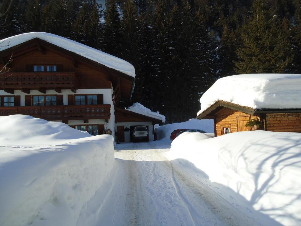 Landhaus Manuela & Haus Michael ลอยทัช ภายนอก รูปภาพ