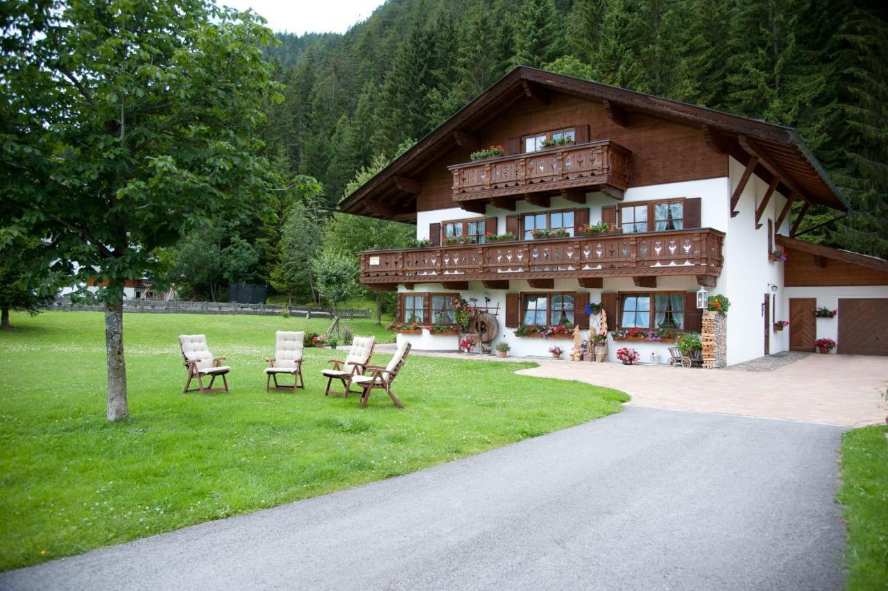 Landhaus Manuela & Haus Michael ลอยทัช ภายนอก รูปภาพ