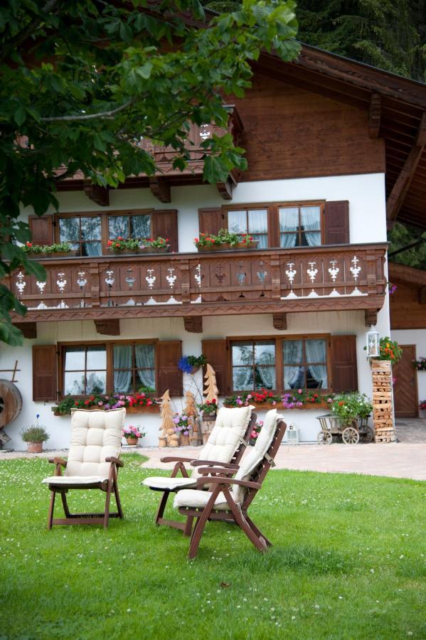 Landhaus Manuela & Haus Michael ลอยทัช ภายนอก รูปภาพ